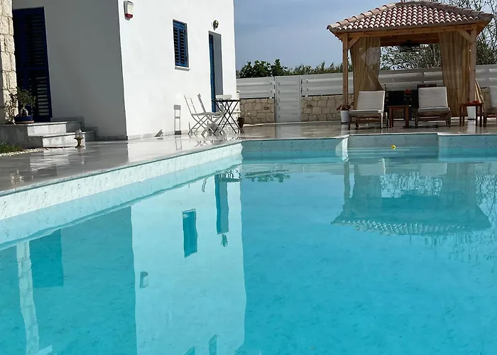 Jomavi Eco-villa Polis