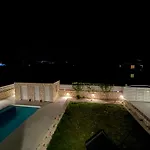Jomavi Eco-villa * Polis
