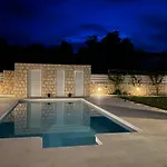Jomavi Eco-villa * Polis