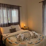 Jomavi Eco-villa * Polis