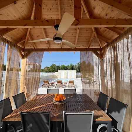 Villa Jomavi Eco-villa *