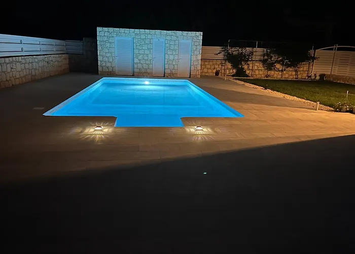 Jomavi Eco-villa Polis